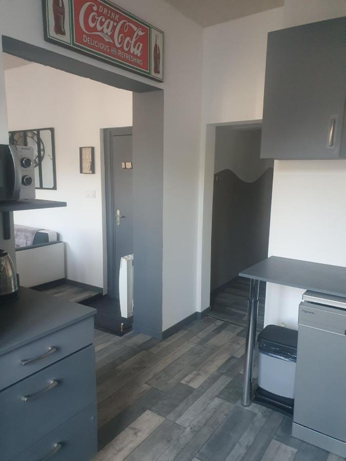 Bienvenue Chez Les Ch'Oups Le Loft 50 M2 Apartment La Bourboule Bagian luar foto